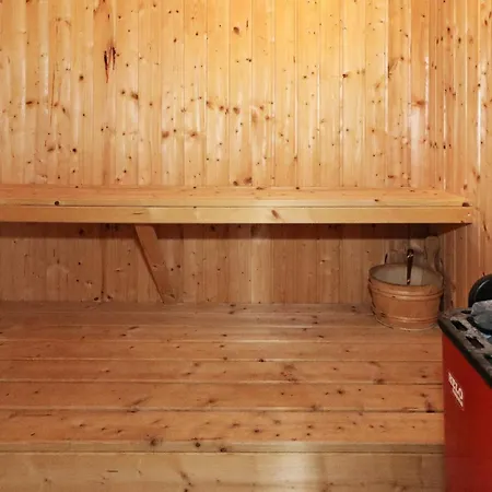 12 Person In Hadsund-by Traum *