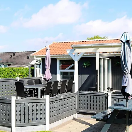 Vakantiehuis Five-Bedroom Holiday home in Hadsund 1 Nørre Hurup