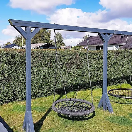 Five-Bedroom Holiday home in Hadsund 1 *
