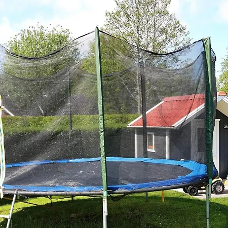 Five-Bedroom Holiday home in Hadsund 1 Vakantiehuis Nørre Hurup